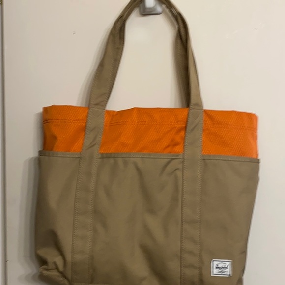 Hershel- Terrace Tote Bag - Picture 3 of 9